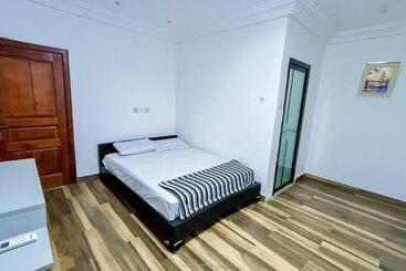 膳宿费 Private Room In Ashongman   Accra #t001