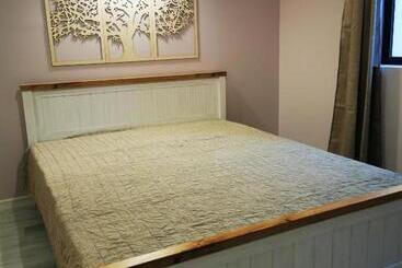 פנסיון Youtopia Riverside