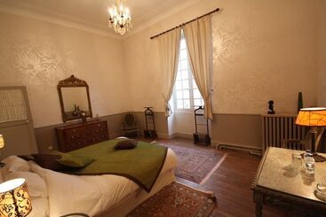Bed and Breakfast Abbaye De Reigny Esprit De France
