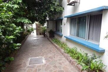 פנסיון Jacaranda Guesthouse