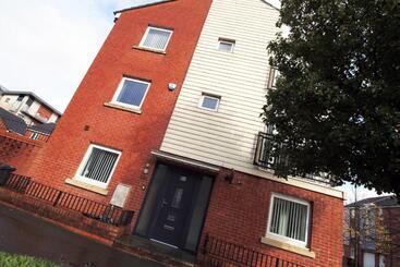 پانسیون 4br Modern House | Free Parking | Cohost Partners