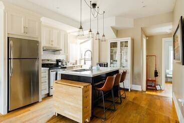 Tourist Home On Stanley