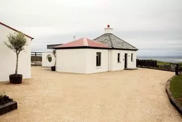 Gate Lodge@white Strand