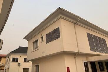 هتل آپارتمان Prime 16 Hotels And Suite