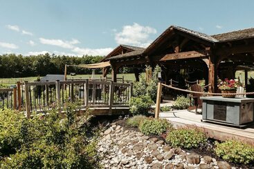 リゾートホテル Whispering Springs Wilderness Retreat