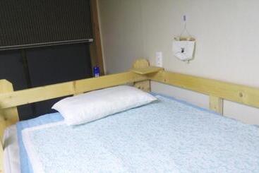 Alberg Baozen Guesthouse