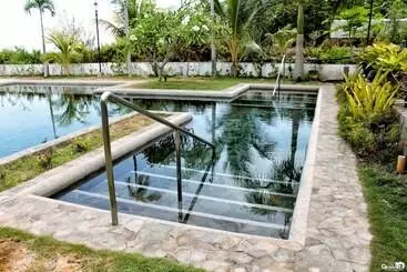 Bravo Resorts  Munting Paraiso