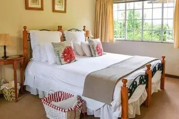 Bed and Breakfast Random Harvest Country Cottages