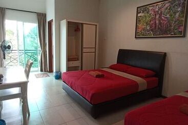 בית מלון כפרי Rovers Inn Guesthouse   Age 11 And Above Only