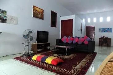 Majatalo Amelia 2 Guest House