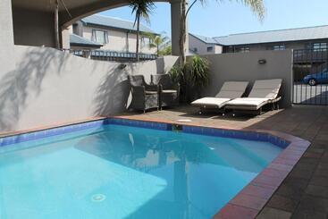 モーテル Aquarius Motor Inn