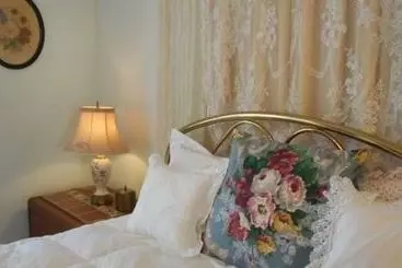 Violet Rose Bed & Breakfast
