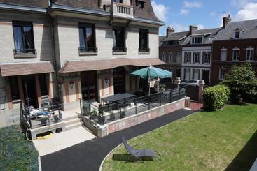 تختخواب و صبحانه Le Paddock