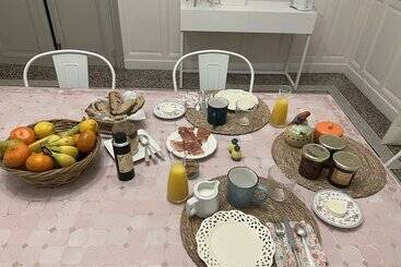 Aamiaismajoitus (B&B) Maison Douce Arles