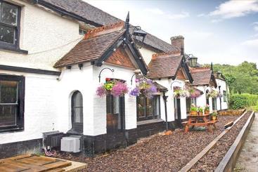 The May Garland Inn