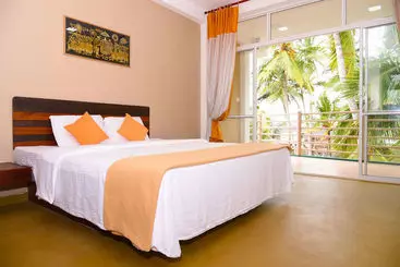 Majatalo New Shangrela Beach Resort