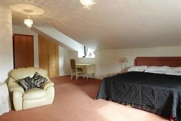 مبيت وإفطار Black Bull A1 Lodge