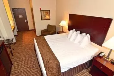 Hotelli Cobblestone Inn & Suites   Clarion