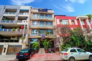 هتل Fabexpress Llyod Residency