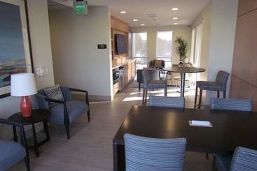 Miracle Mile Apartments With Full Amenities