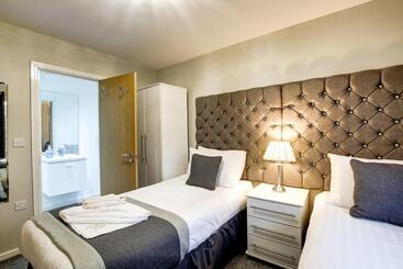 آپارتمانهای توریستها Riverside Villas