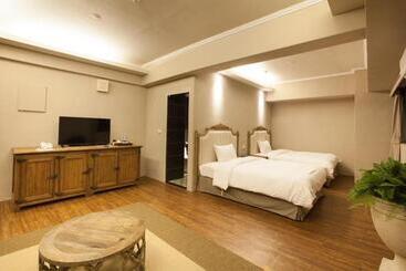 Chihpen Hotel Royal Kingdom