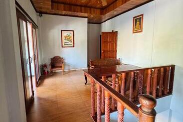 پانسیون Singharat Guesthouse