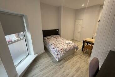 مبيت وإفطار OYO Queens Quarter