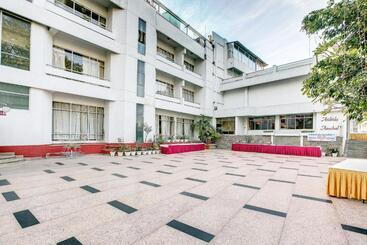 Szálloda Ajanta Continental