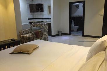 בית מלון כפרי Bazil  Suites