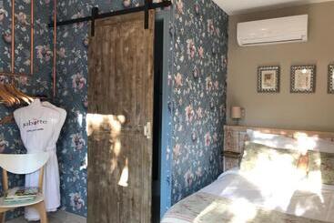 Отель La Jabotte