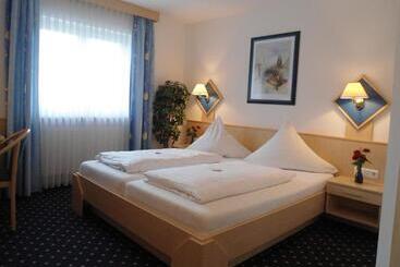 Hotelli Hutzenthaler