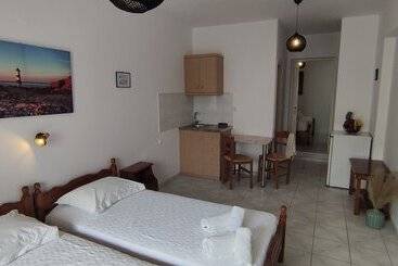 هتل Kapetanos Rooms