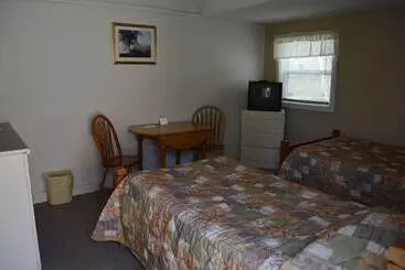 Kennebunk Gallery Motel And Cottages