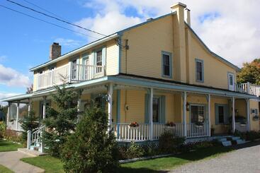 هتل Auberge De La Gare, Station Soberlab