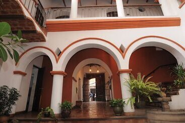 هتل Hostal Recoleta Sur