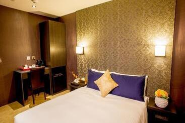 Hotel Taipei M   Main Station