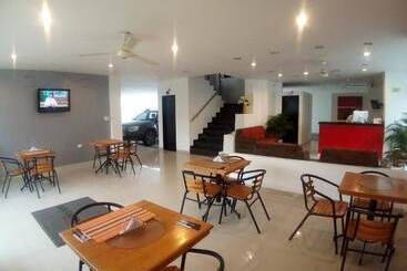 A&l Hoteles   Hotel Adelaida