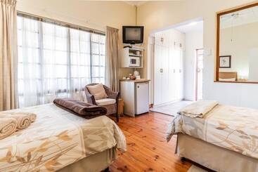 Hotel Treetops Guesthouse