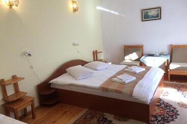 هاستل Pension Casa Alba