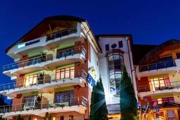 酒店 Azuga Ski & Bike Resort