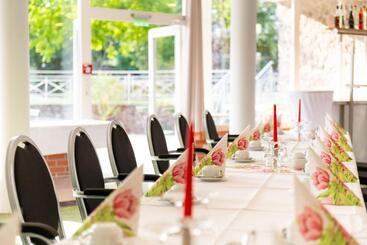 Hotel Bördehof, Direkt An Der A2 & A14, Restaurant, Tagung, Individuell