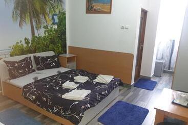 汽车旅馆 Pensiunea Old Sheriff