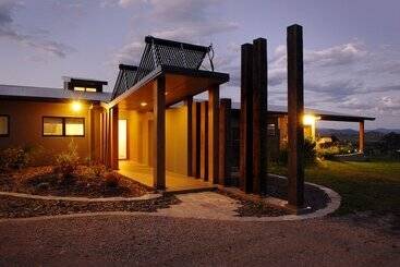 ツーリストアパートメント The Ridge Gloucester