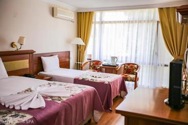 Отель Troia Tusan