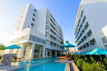 Hotel Recenta Suite Phuket Suanluang