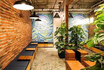 The Kitchen Hostel Ao