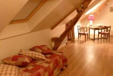 Aamiaismajoitus (B&B) Ferme De Marpalu