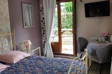 ベッドアンドブレックファースト La Griotte & Spa&piscine