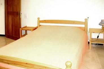 آپارتمان‌های توریست‌ها Villa De 2 Chambres Avec Piscine Privee Jardin Et Wifi A Mormoiron